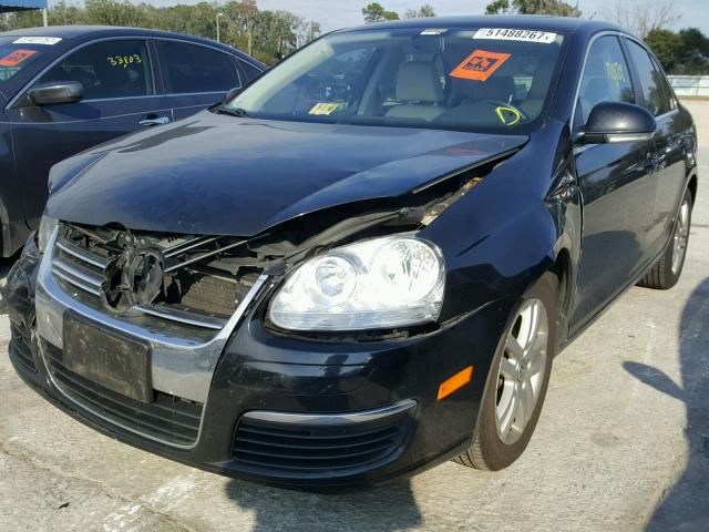 3VWRL7AJ9AM122219 - 2010 VOLKSWAGEN JETTA TDI BLACK photo 2