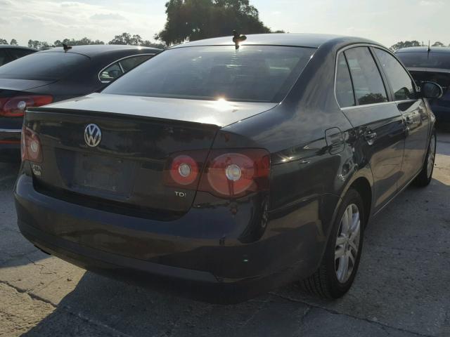 3VWRL7AJ9AM122219 - 2010 VOLKSWAGEN JETTA TDI BLACK photo 4