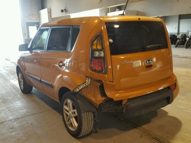 KNDJT2A28B7208824 - 2011 KIA SOUL + ORANGE photo 3