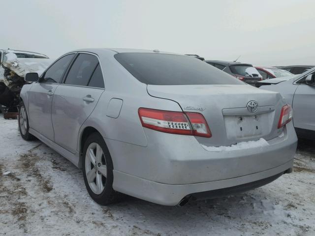 4T1BF3EK6BU774621 - 2011 TOYOTA CAMRY BASE SILVER photo 3