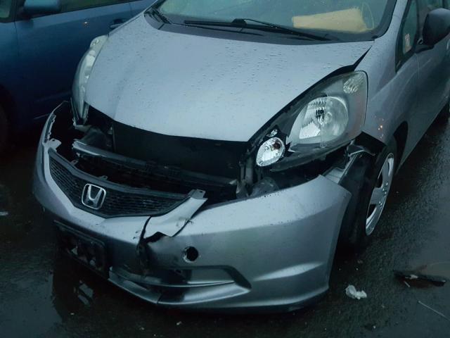 JHMGE8H21AS010710 - 2010 HONDA FIT SILVER photo 9