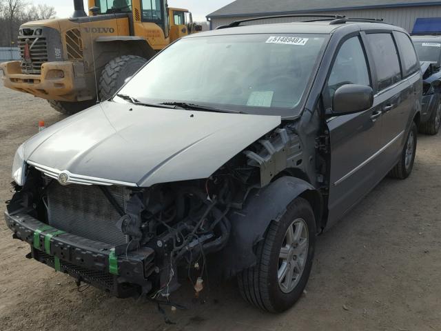 2A4RR8D19AR321020 - 2010 CHRYSLER TOWN & COU GRAY photo 2