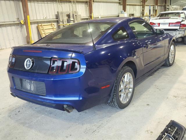 1ZVBP8AM3D5215396 - 2013 FORD MUSTANG BLUE photo 4