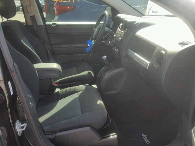 1C4NJCBA8GD628417 - 2016 JEEP COMPASS SP 黑色 照片 5