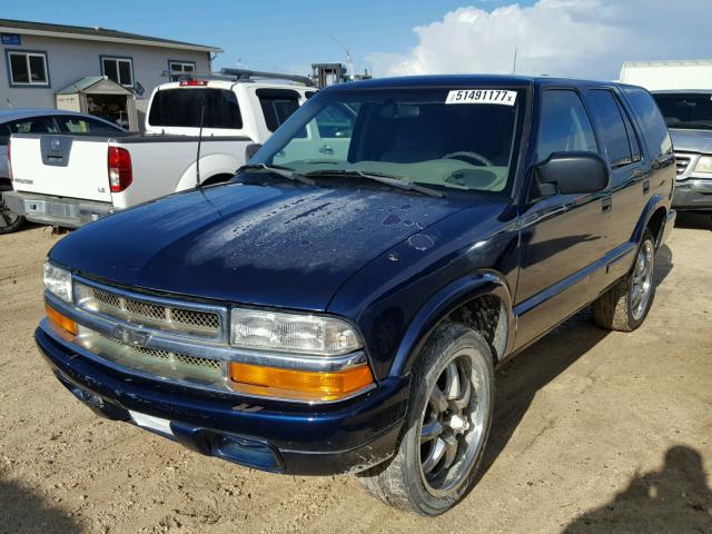 1GNCS13X44K104997 - 2004 CHEVROLET BLAZER BLUE photo 2