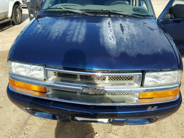 1GNCS13X44K104997 - 2004 CHEVROLET BLAZER BLUE photo 7