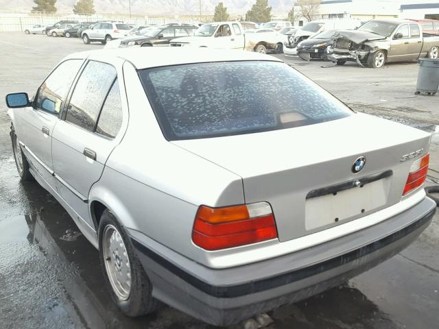 WBACB4317NFF84758 - 1992 BMW 325 I AUTO SILVER photo 3