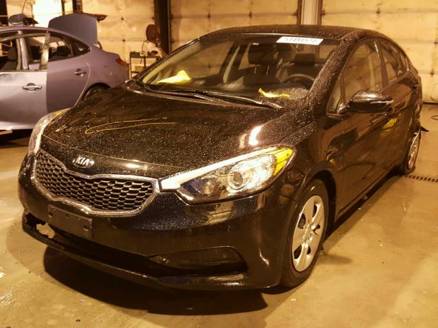 KNAFX4A63G5594870 - 2016 KIA FORTE LX BLACK photo 2