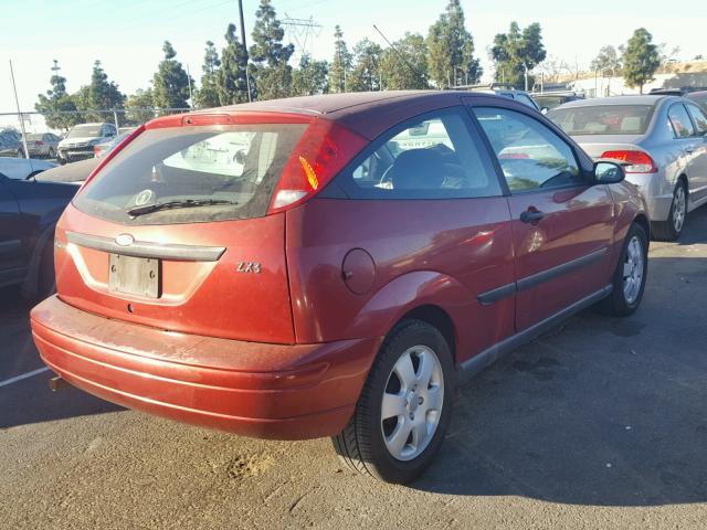 3FAFP31361R124023 - 2001 FORD FOCUS ZX3 RED photo 4