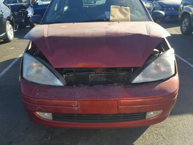 3FAFP31361R124023 - 2001 FORD FOCUS ZX3 RED photo 9