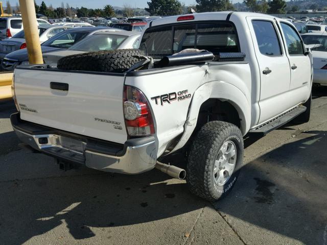 5TFJU4GN2FX079978 - 2015 TOYOTA TACOMA DOU WHITE photo 4