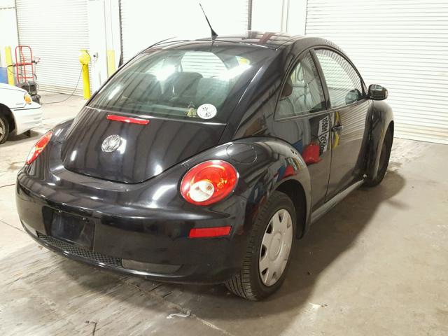 3VWPW3AG7AM021787 - 2010 VOLKSWAGEN NEW BEETLE BLACK photo 4