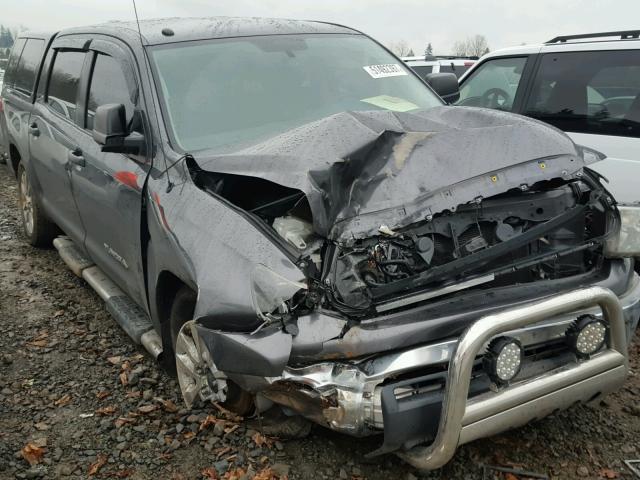 5TFDM5F1XCX035207 - 2012 TOYOTA TUNDRA CRE GRAY photo 1