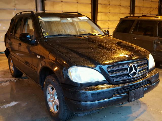 4JGAB54E4YA165164 - 2000 MERCEDES-BENZ ML 320 BLACK photo 1