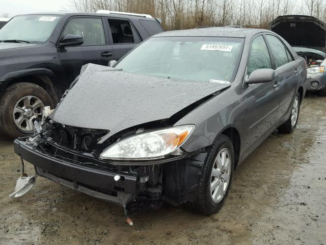 4T1BF32K64U585409 - 2004 TOYOTA CAMRY LE GRAY photo 2