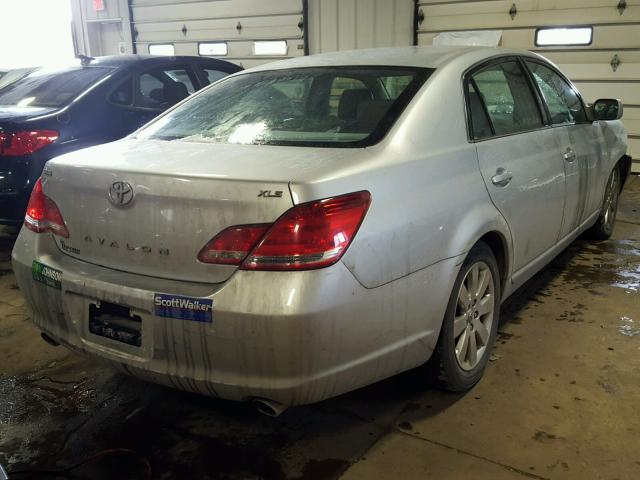 4T1BK36B16U154209 - 2006 TOYOTA AVALON XL GRAY photo 4