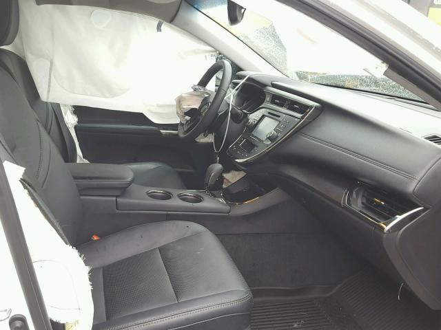 4T1BK1EB9HU260528 - 2017 TOYOTA AVALON XLE WHITE photo 5