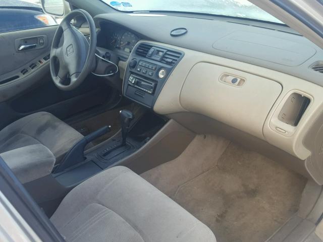 JHMCG5643YC000809 - 2000 HONDA ACCORD LX BROWN photo 5