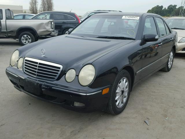 WDBJF65J5YB156346 - 2000 MERCEDES-BENZ E 320 BLACK photo 2