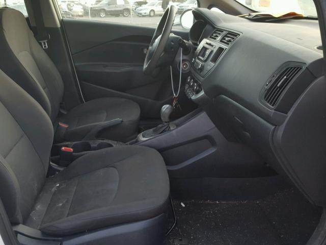 KNADM4A33E6397209 - 2014 KIA RIO LX Սպիտակ լուսանկար 5