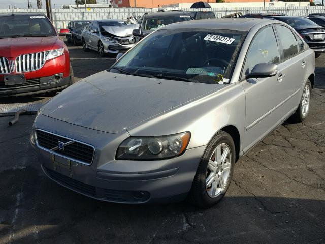 YV1MS682052046082 - 2005 VOLVO S40 T5 GRAY photo 2