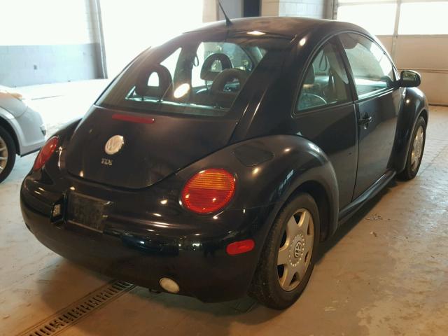 3VWCP21C81M480393 - 2001 VOLKSWAGEN NEW BEETLE BLACK photo 4