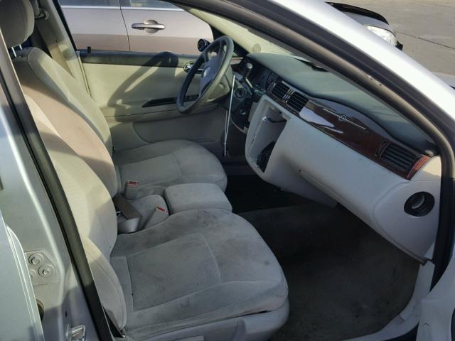 2G1WB55K269396676 - 2006 CHEVROLET IMPALA LS SILVER photo 5