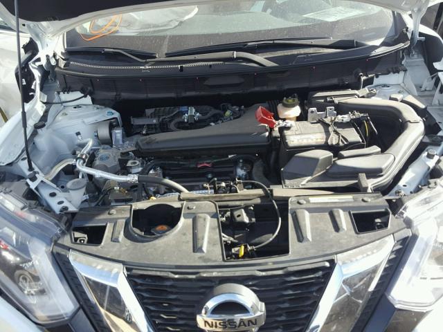 KNMAT2MV1HP530154 - 2017 NISSAN ROGUE S WHITE photo 7