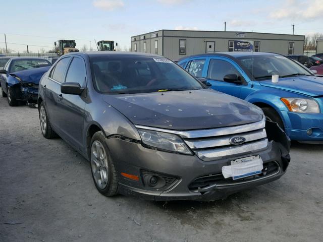 3FAHP0HG3BR107858 - 2011 FORD FUSION SE GRAY photo 1