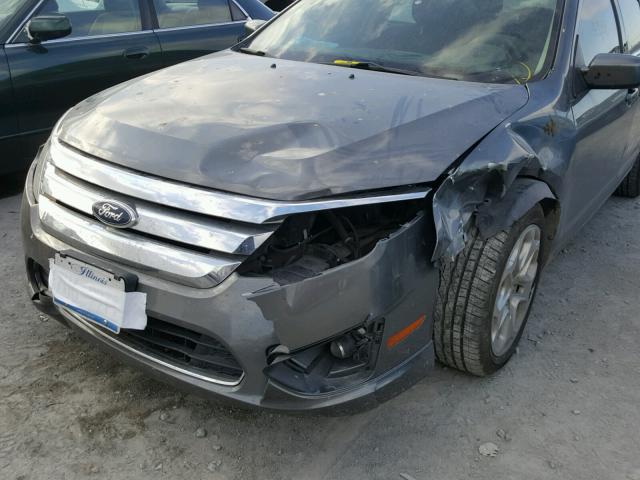 3FAHP0HG3BR107858 - 2011 FORD FUSION SE GRAY photo 9