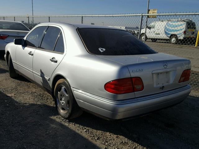 WDBJF72F1VA527719 - 1997 MERCEDES-BENZ E 420 SILVER photo 3