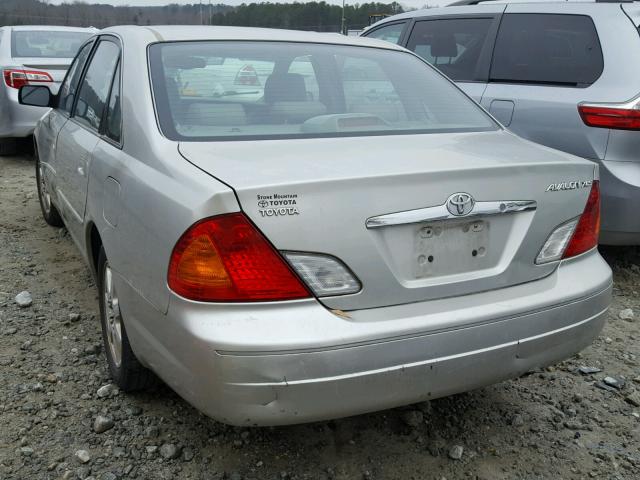 4T1BF28B5YU058405 - 2000 TOYOTA AVALON XL SILVER photo 3