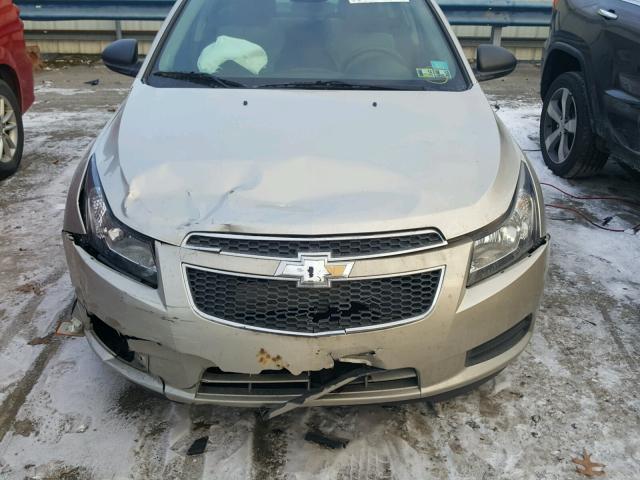 1G1PA5SG0D7235720 - 2013 CHEVROLET CRUZE LS GOLD photo 9