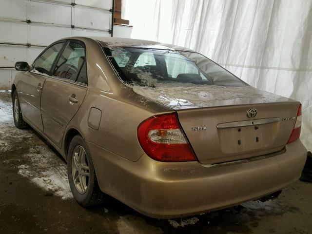 JTDBE32KX30191733 - 2003 TOYOTA CAMRY LE ოქროსფერი ფოტო 3