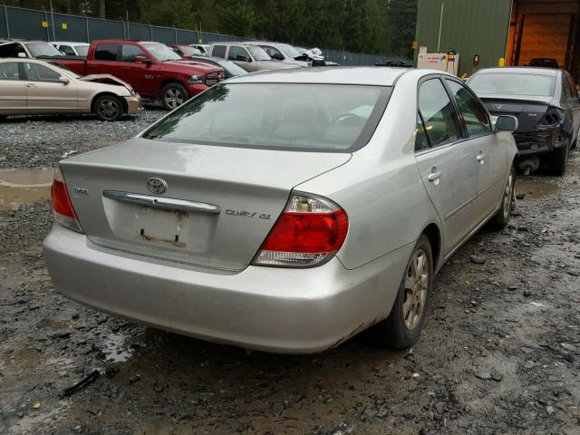 JTDBE30K853033752 - 2005 TOYOTA CAMRY LE SILVER photo 4