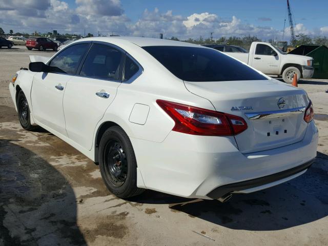 1N4AL3AP1HN307769 - 2017 NISSAN ALTIMA 2.5 WHITE photo 3