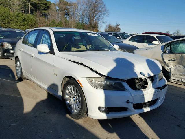 WBAPH57569NM33874 - 2009 BMW 328 I SULE WHITE photo 1