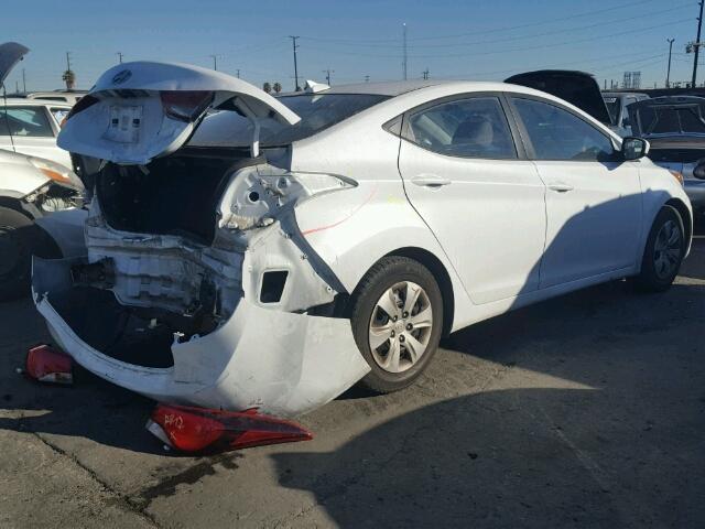 5NPDH4AE0GH673878 - 2016 HYUNDAI ELANTRA SE WHITE photo 4