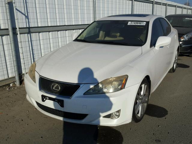 JTHBE262X75012179 - 2007 LEXUS IS 350 WHITE photo 2