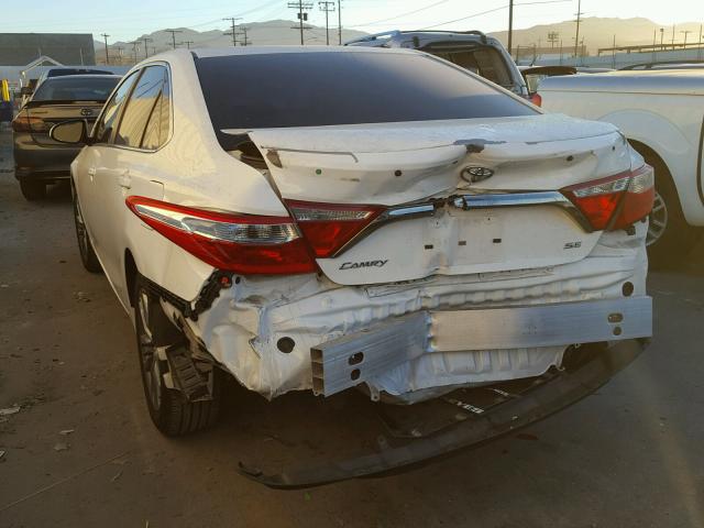 4T1BF1FK2GU136926 - 2016 TOYOTA CAMRY LE WHITE photo 3