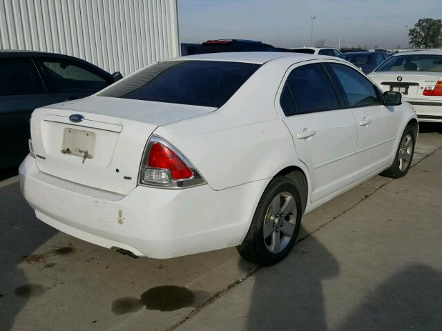 3FAFP07ZX6R117853 - 2006 FORD FUSION SE WHITE photo 4