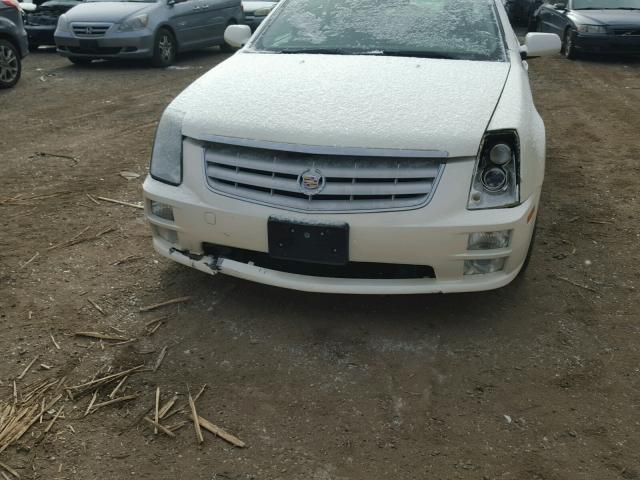 1G6DW677750197703 - 2005 CADILLAC STS WHITE photo 9