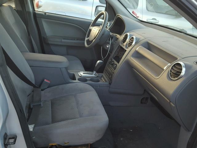 1FMZK01155GA09067 - 2005 FORD FREESTYLE SILVER photo 5