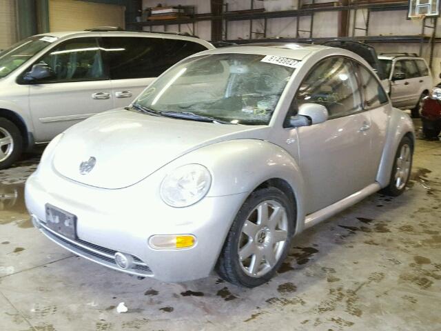 3VWDD21C32M419886 - 2002 VOLKSWAGEN NEW BEETLE 银色 照片 2