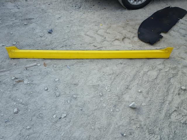 JTLKT324854017120 - 2005 TOYOTA SCION XB YELLOW photo 9