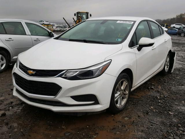 1G1BE5SM4H7245421 - 2017 CHEVROLET CRUZE LT WHITE photo 2