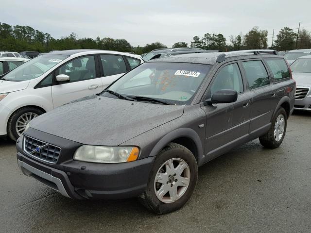 YV1SZ592451175850 - 2005 VOLVO XC70 GRAY photo 2