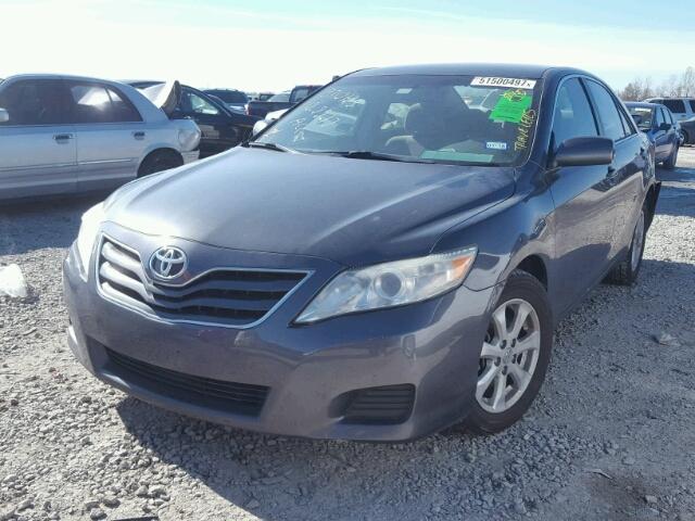 4T1BF3EKXBU717404 - 2011 TOYOTA CAMRY BASE GRAY photo 2