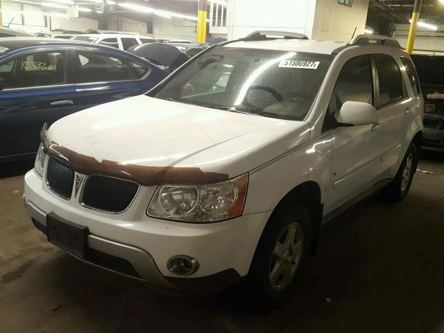 2CKDL43F386052881 - 2008 PONTIAC TORRENT WHITE photo 2