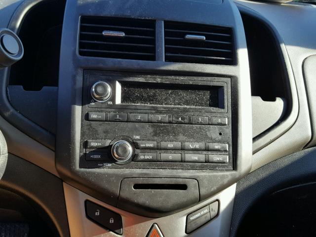 1G1JA5SH7D4197399 - 2013 CHEVROLET SONIC LS 灰色 照片 9